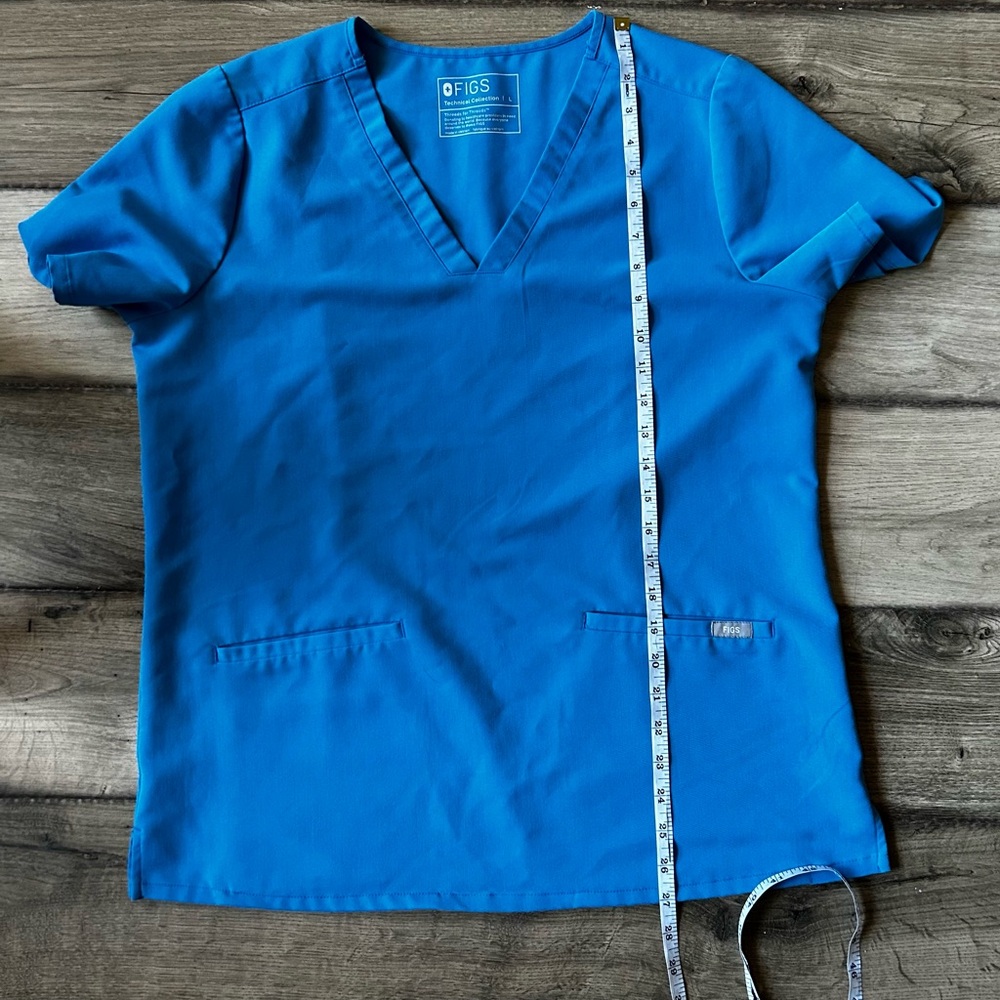 Figs Casma Three Pocket Scrub Top Capri Blue - Picture 9 of 9